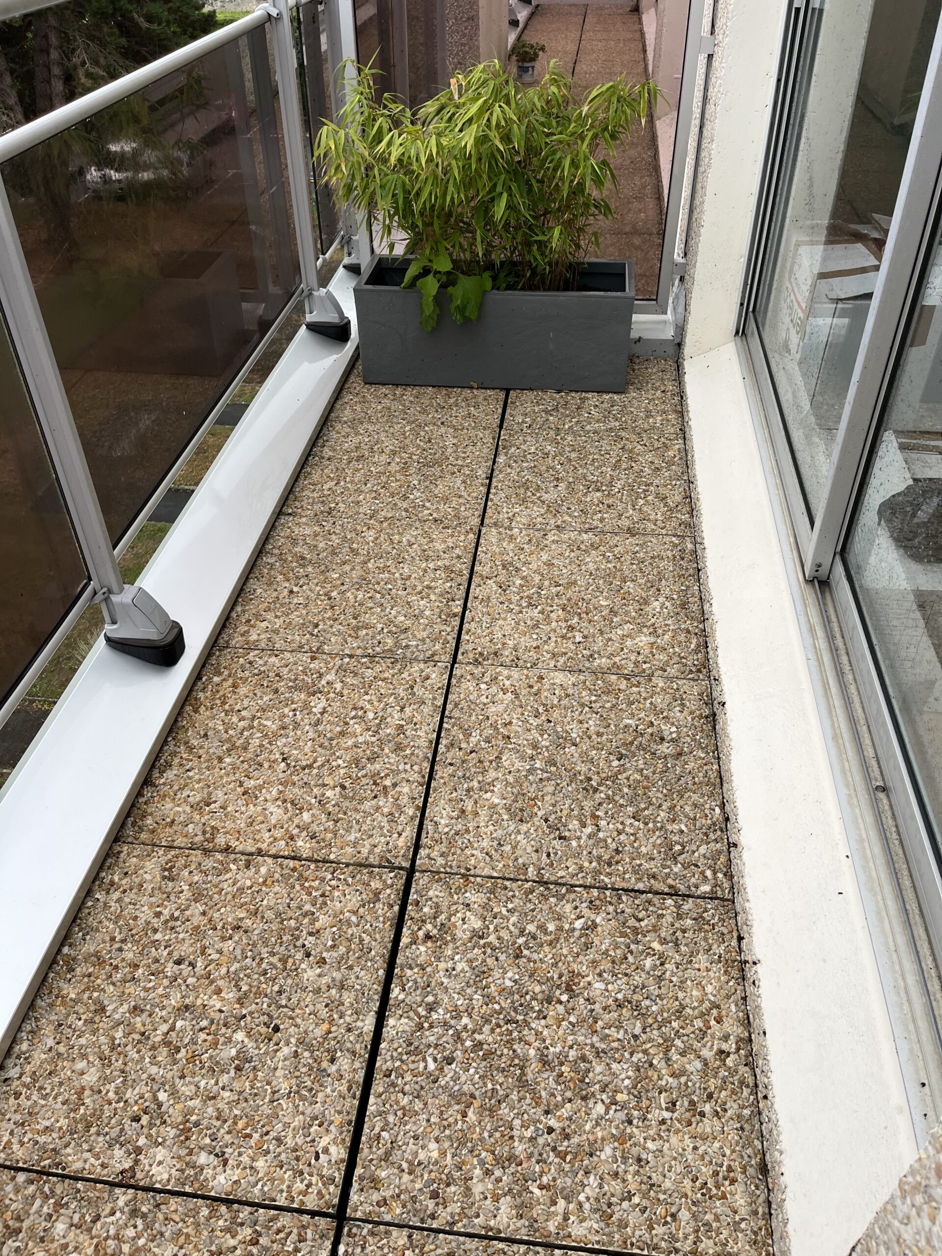 Terrasse après nettoyage par NJT Nettoyage